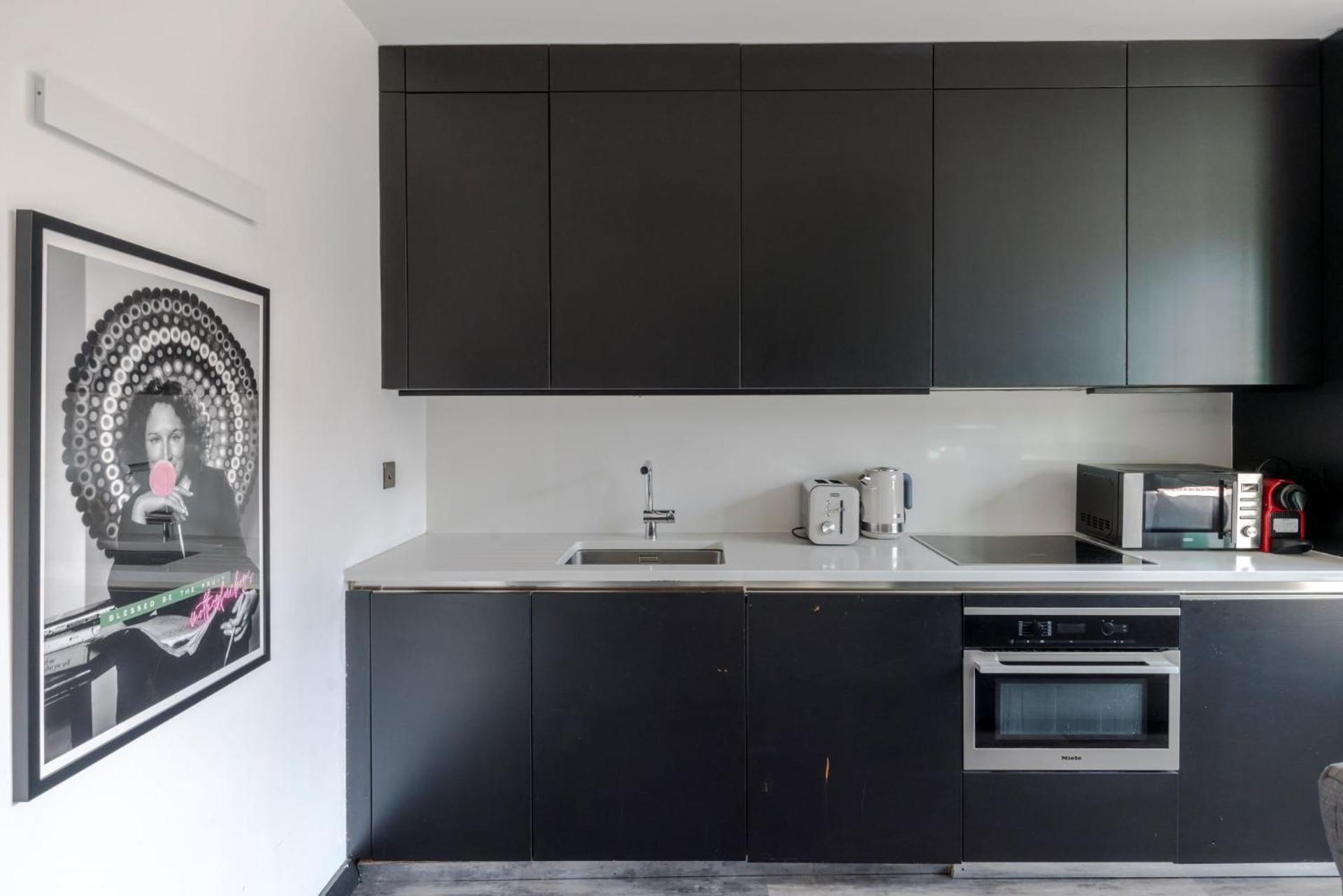 The "Slaycation" Crib - Soho - By Frankie Says Apartment London Exterior photo