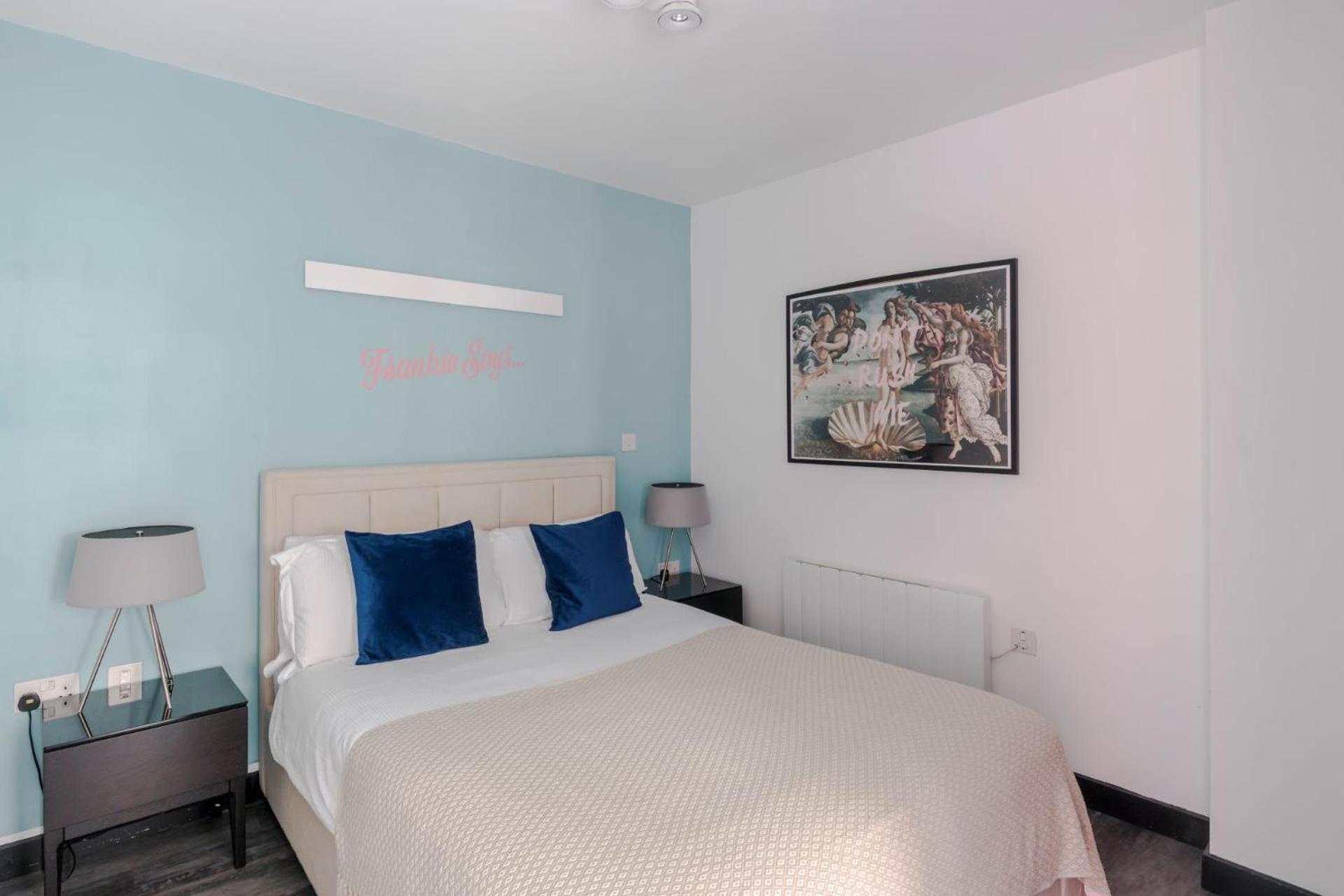 The "Slaycation" Crib - Soho - By Frankie Says Apartment London Exterior photo